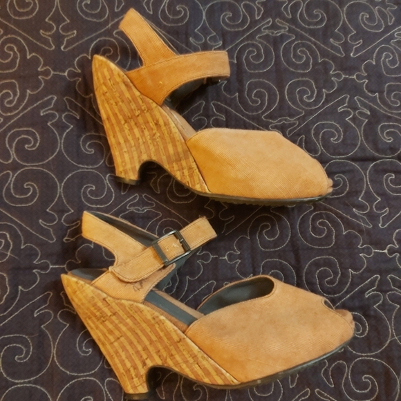 Fluevog Raquel Pindowns pinup sandals vegan - Picture 2 of 10